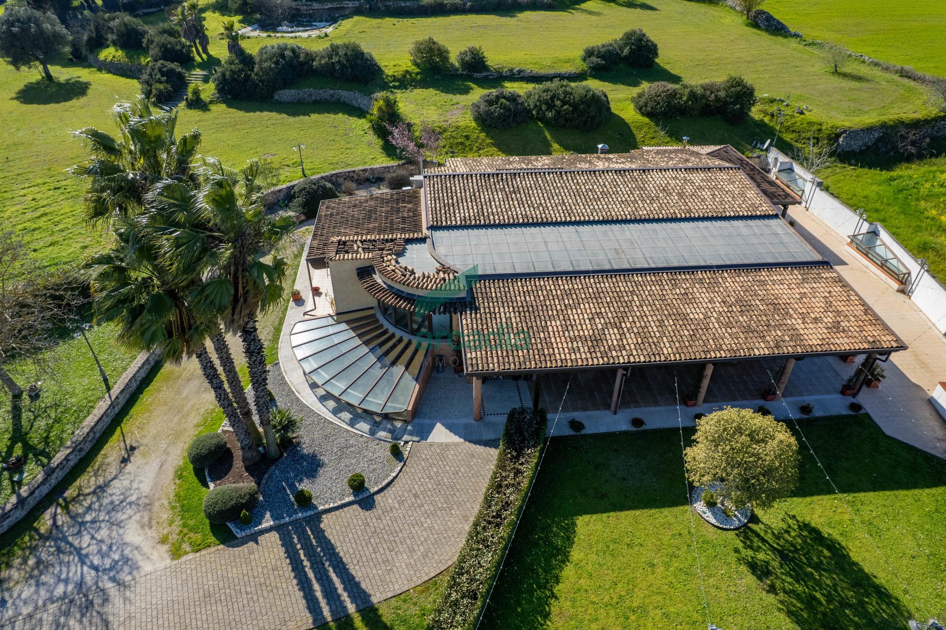 Villa in Strada Vicinale Vecchia di Matera 369, Gioia del Colle