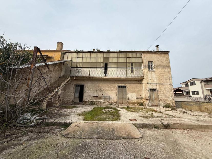 Casa indipendente in Via Leonardo da Vinci, Villa di Briano — foto 2 di 5