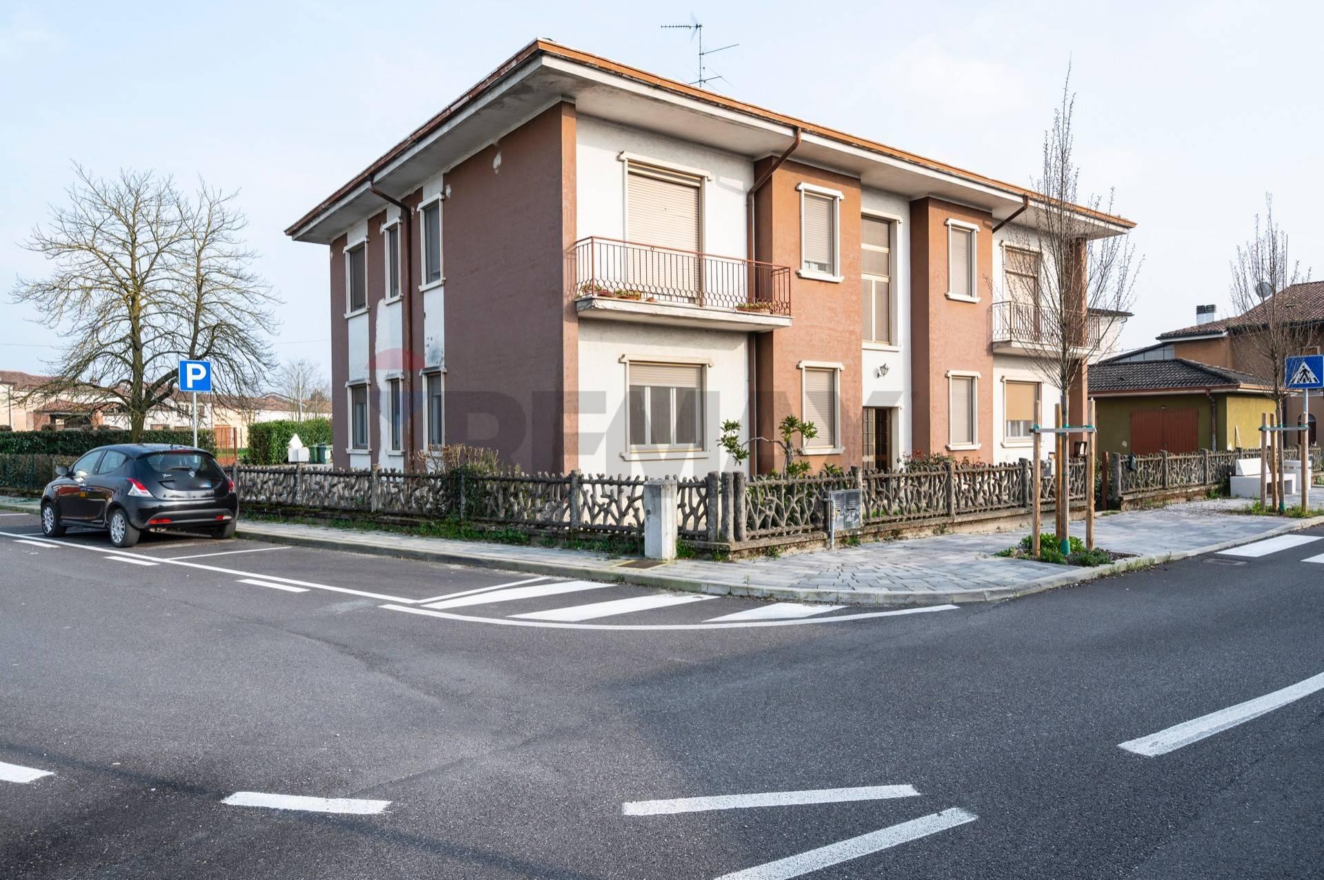 Quadrilocale in Via Marconi 15, Commessaggio