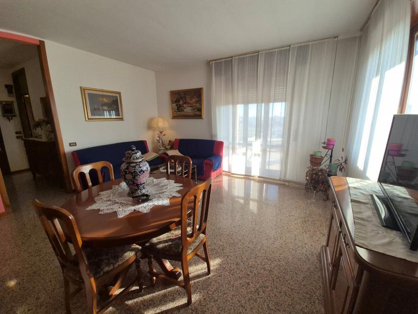 Appartamento in Via Brigate Alpine, Villafranca di Verona — foto 3 di 5