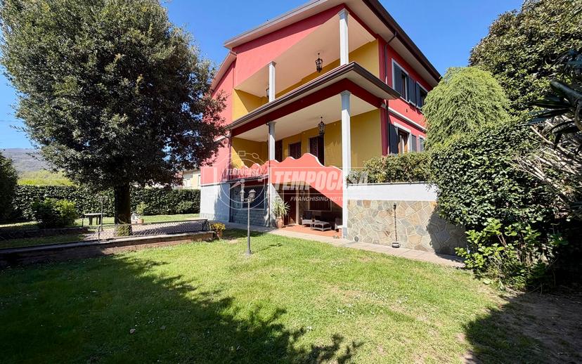 Villa in Via a. Moro 73, Villafranca in Lunigiana — foto 4 di 5