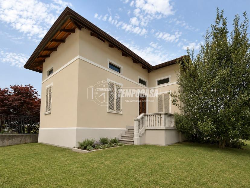 Casa indipendente in Via Spinei, Cossato