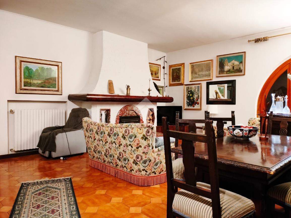 Villa in Via Milano 18, Cesano Boscone