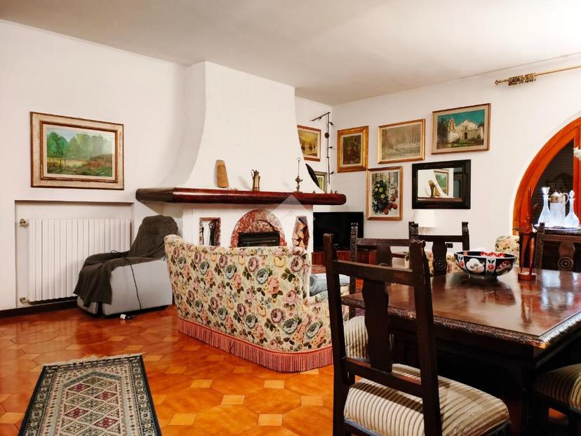 Villa in Via Milano 18, Cesano Boscone