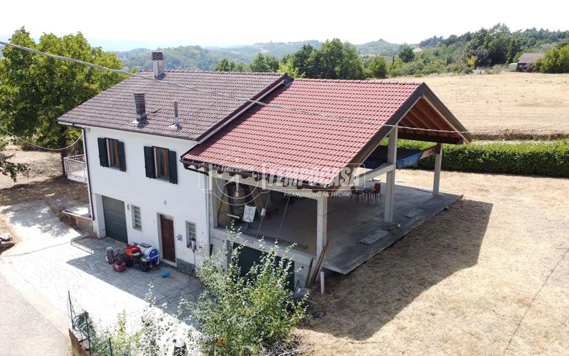 Casa indipendente in Località San Pietro, Rocca Grimalda