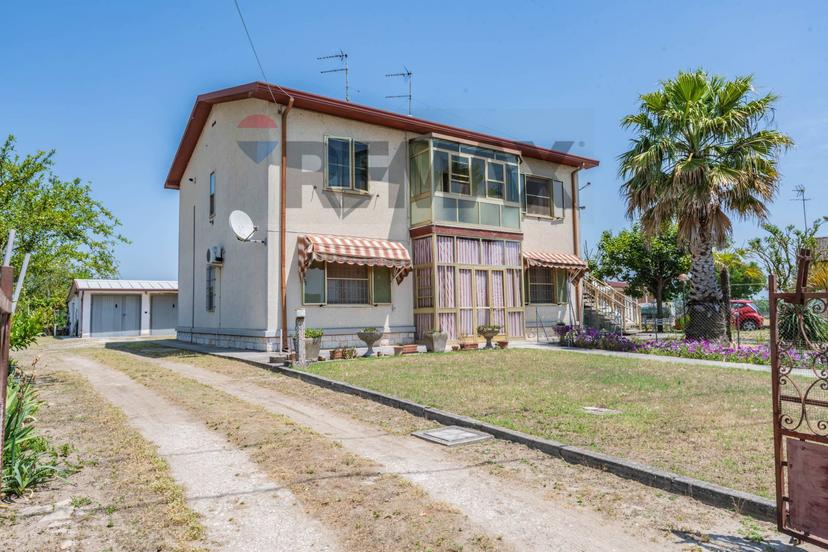 Casa indipendente in Località Caprile Centro 6, Codigoro — foto 3 di 5
