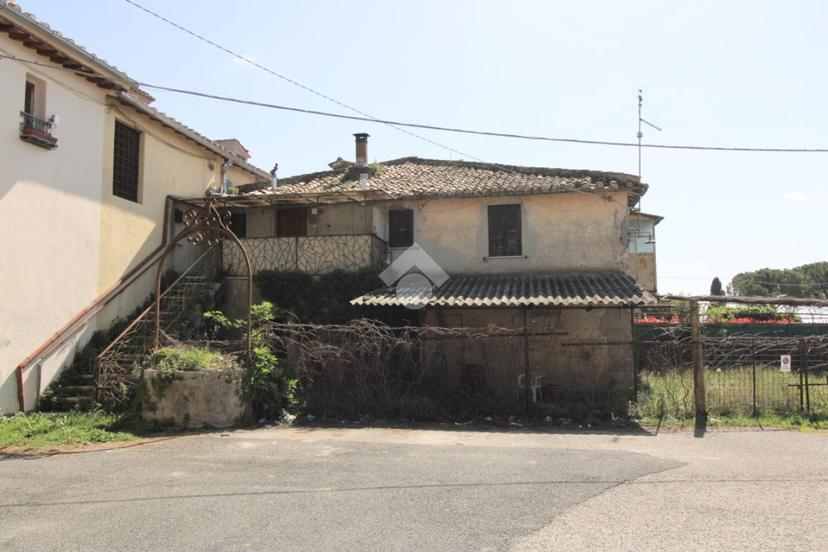 Casa indipendente in Via Casenuove Granari 34, Montopoli di Sabina — foto 3 di 5
