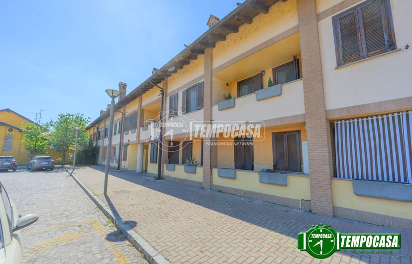 Trilocale in Via Giovanni Gentile, Gaggiano — foto 2 di 5