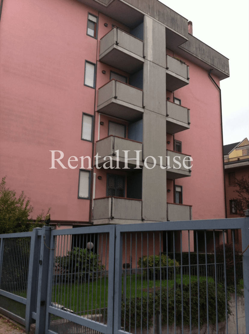 Stanza in appartamento in Viale Libertà, Monza