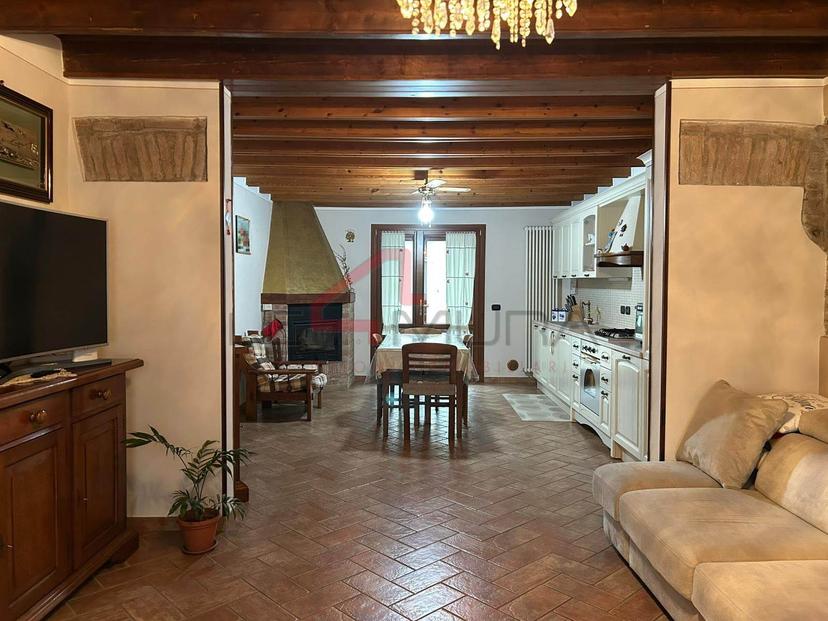 Villa a schiera, Sorgà — foto 2 di 5