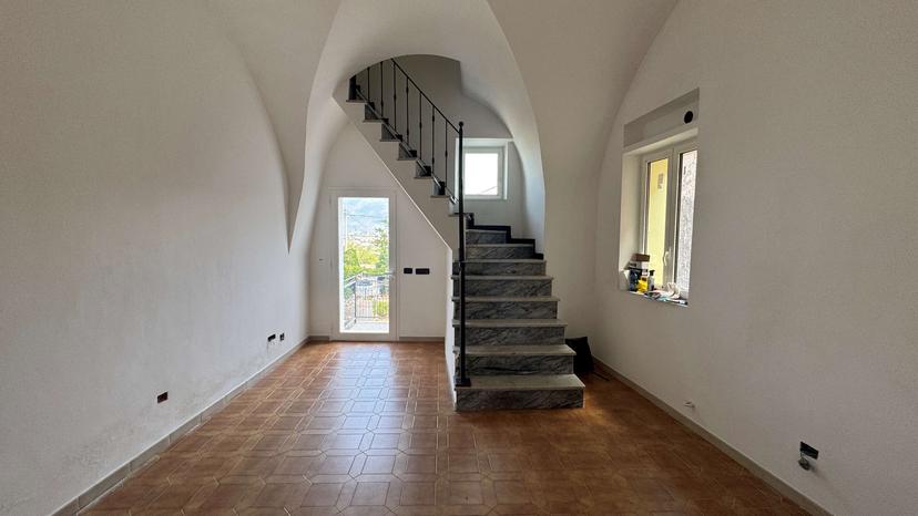 Quadrilocale in Via della Costa, Albenga