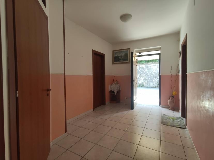 Casa indipendente in Via Michele Napoli 6, Solofra — foto 2 di 5