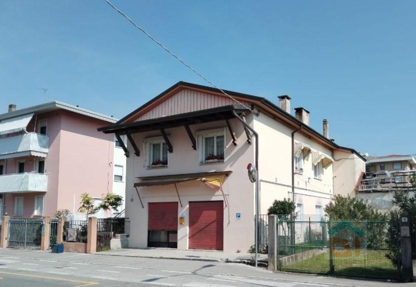 Trilocale in Via III Armata  7, Cervignano del Friuli — foto 3 di 5