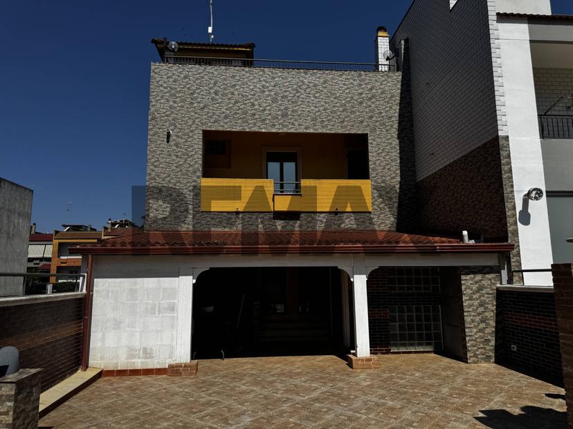 Villa in Via Generale Carlo Alberto della Chiesa 50, Turi — foto 3 di 5