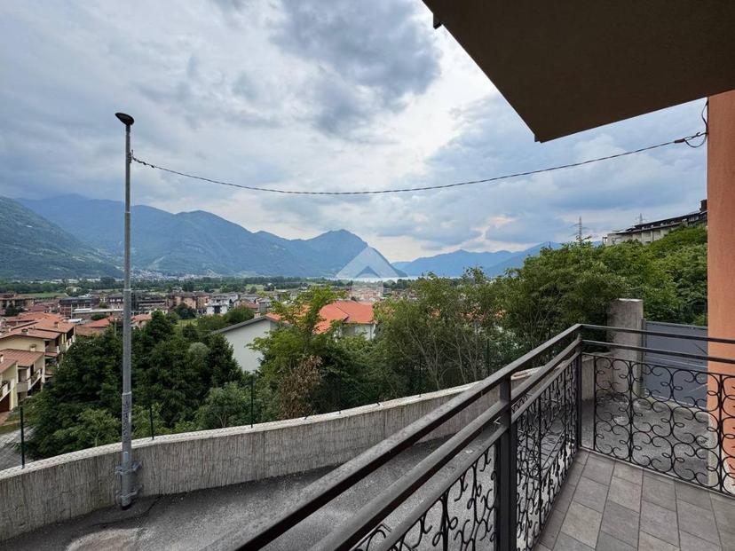 Trilocale in Via Vittoria 9, Costa Volpino — foto 3 di 5
