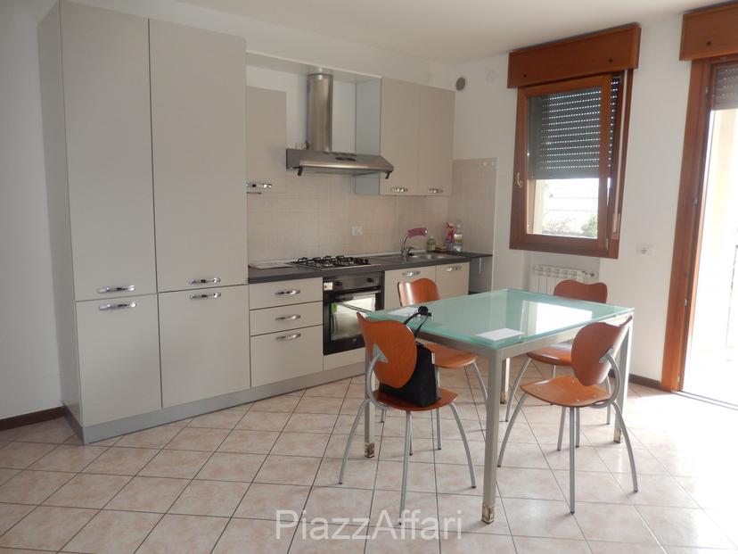 Bilocale in Via Rossini, Brugine — foto 3 di 5