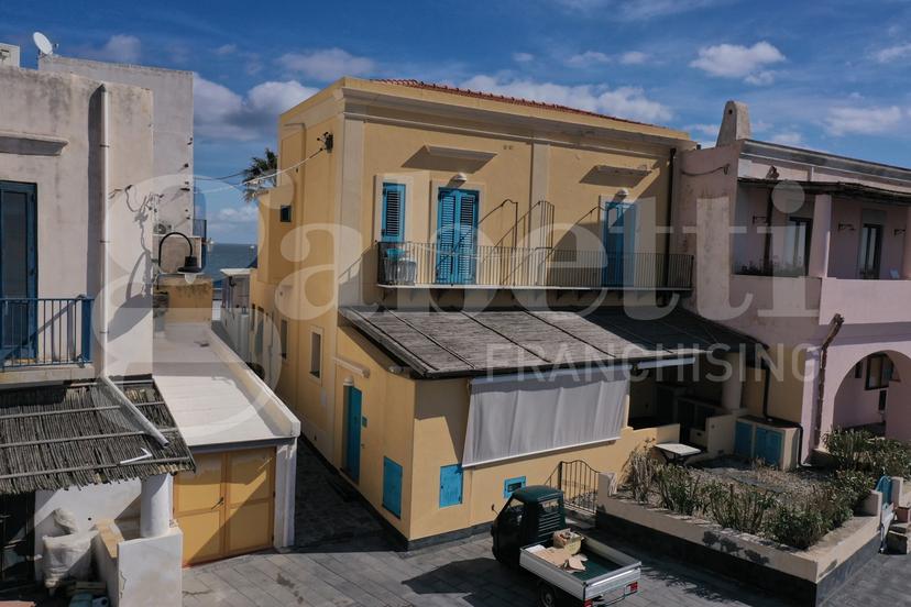 Casa indipendente in Via Stromboli Frazione Lingua Snc, Santa Marina Salina — foto 2 di 5
