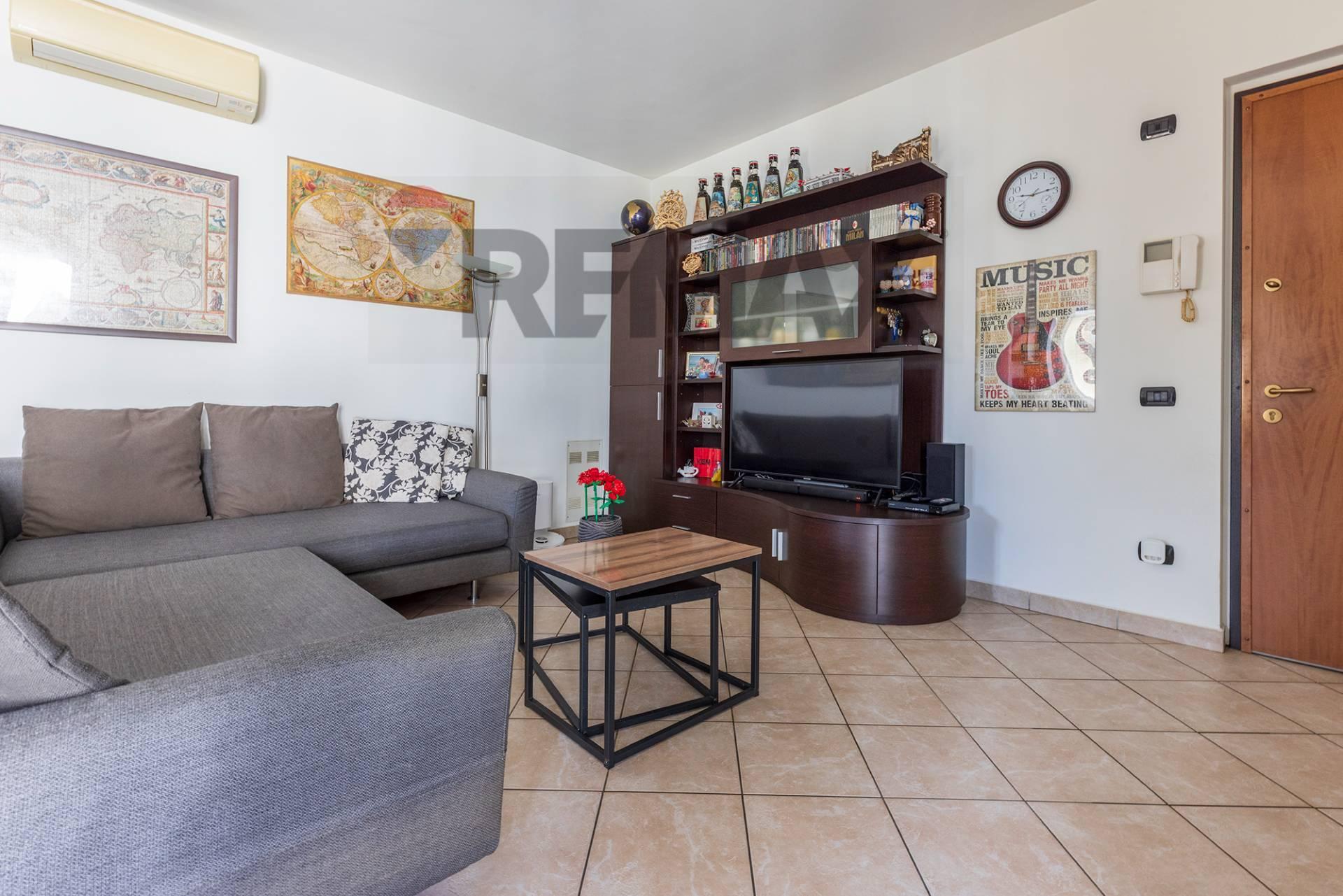 Trilocale in Via San Pio X 35/B, Cassano Magnago