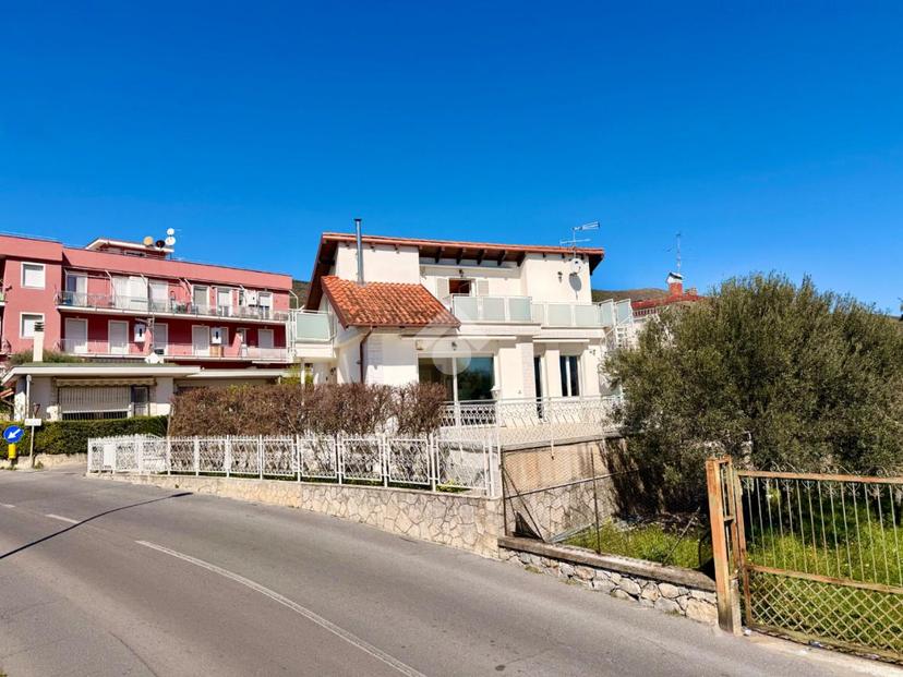 Villa in Via Terra del Sole 75, Ceriale — foto 3 di 5