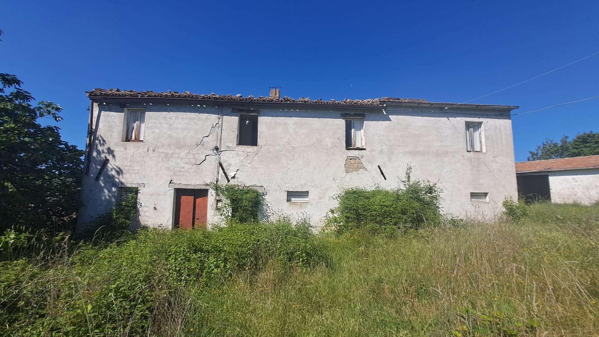 Rustico in Via Follonica Snc, San Paolo di Jesi