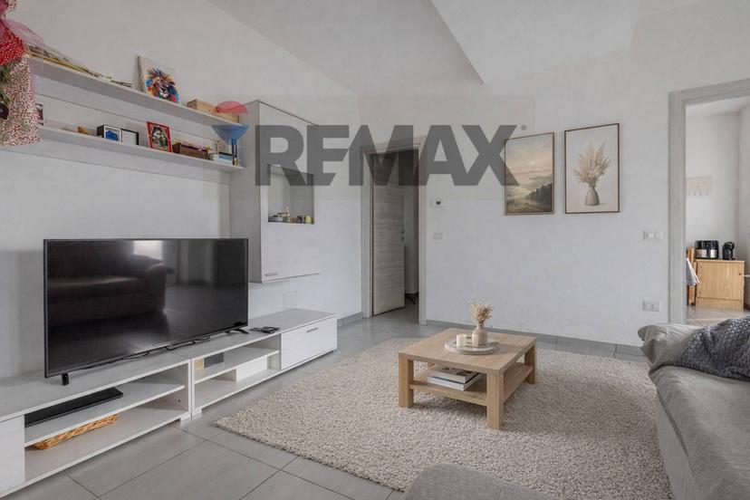 Bilocale in Via Matteotti 1, Mornago — foto 3 di 5