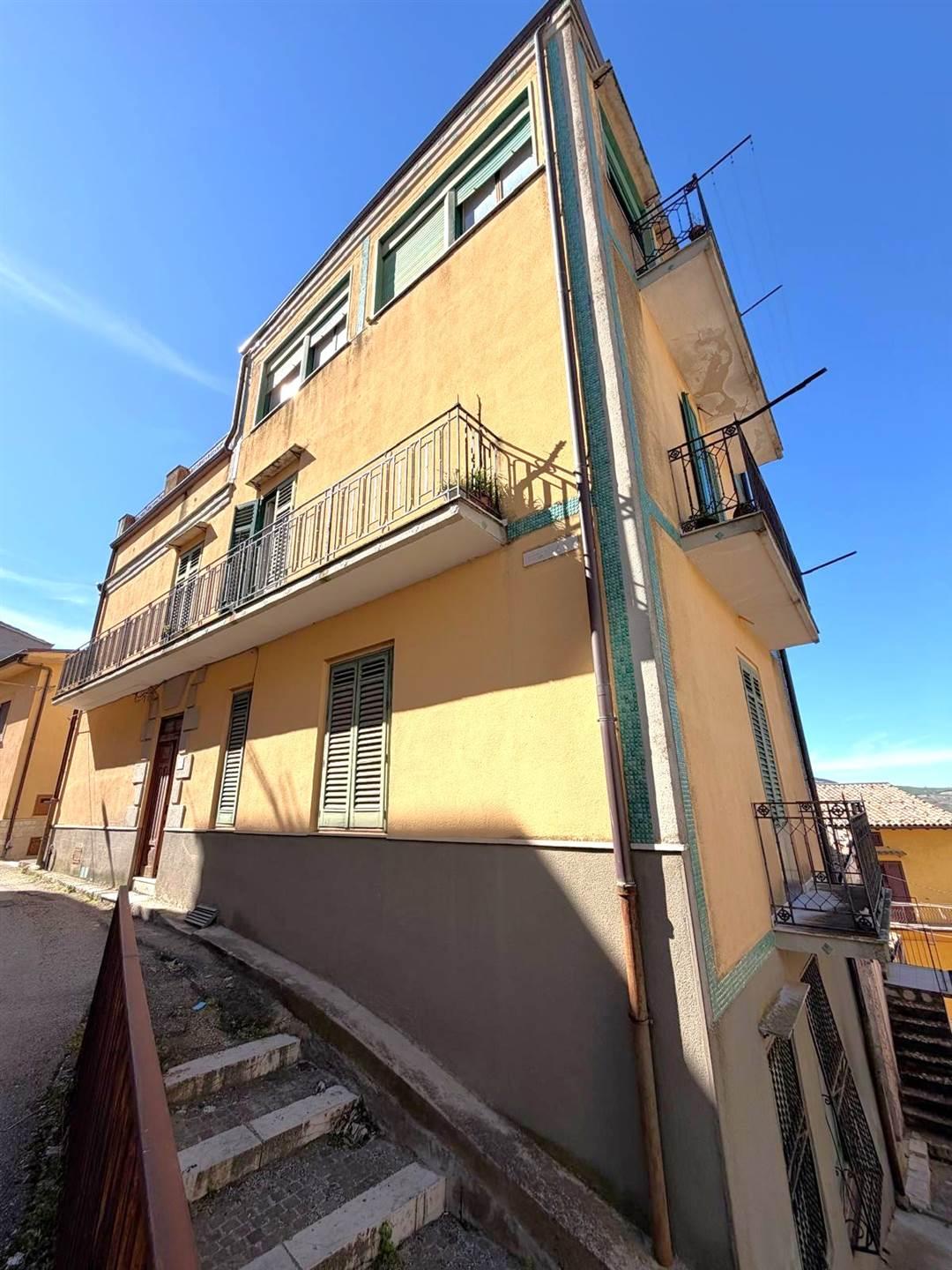 Casa indipendente, Bisacquino