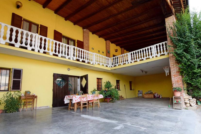 Villa in Strada di Rocca De Baldi 20, Mondovì — foto 2 di 5