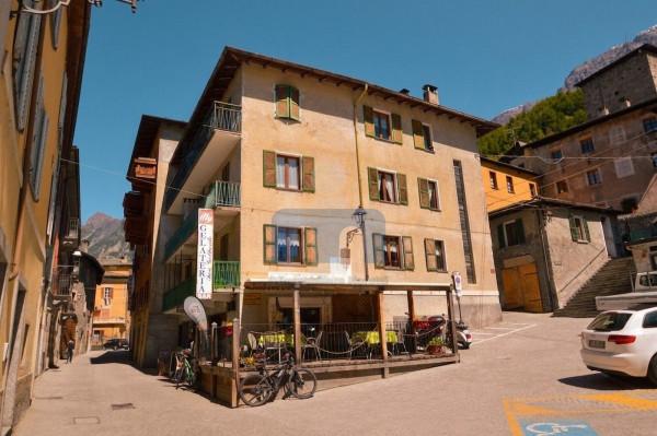 Trilocale in Via della Vittoria, Bormio