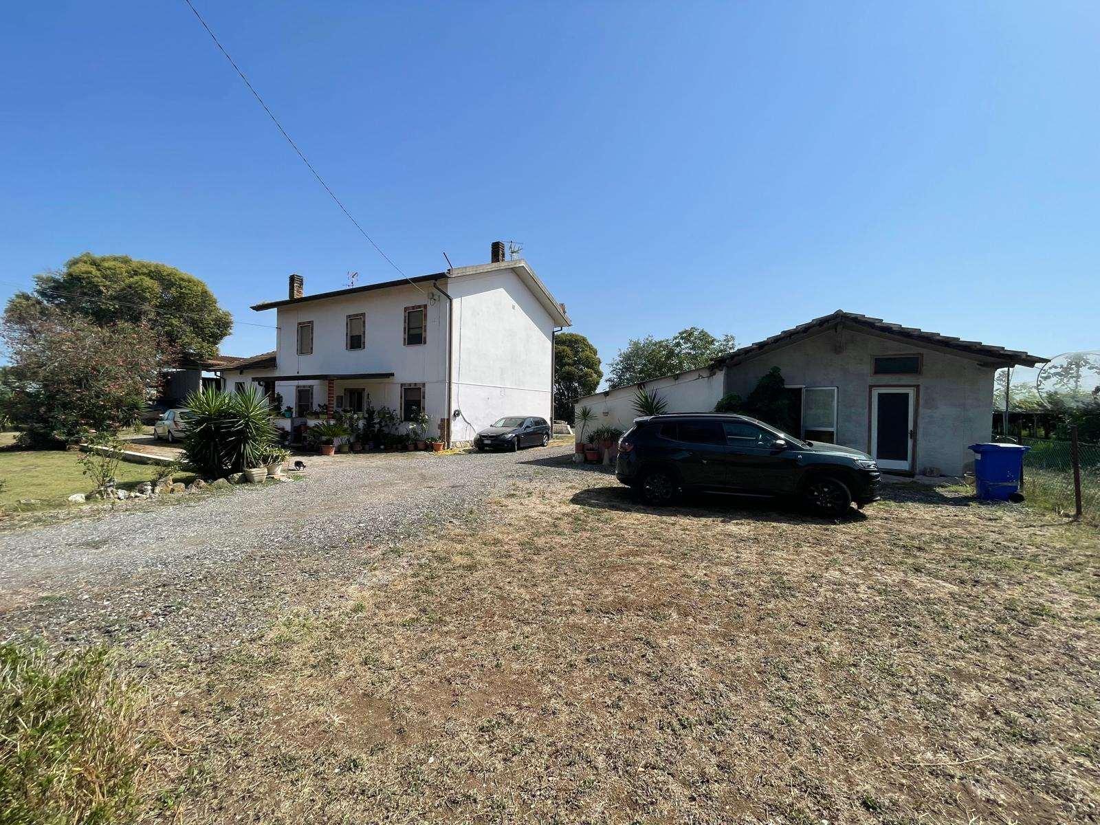 Rustico, Latina