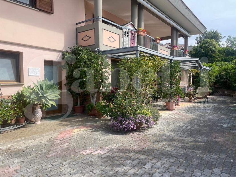 Villa trifamiliare in Via San Remigio Paone 10, Formia — foto 4 di 5