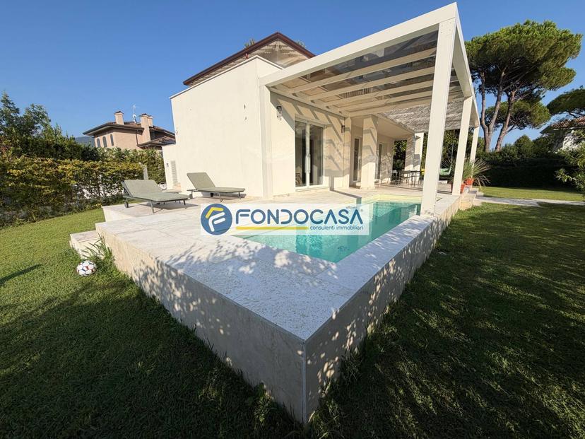 Villa in Via XX Settembre, Forte dei Marmi