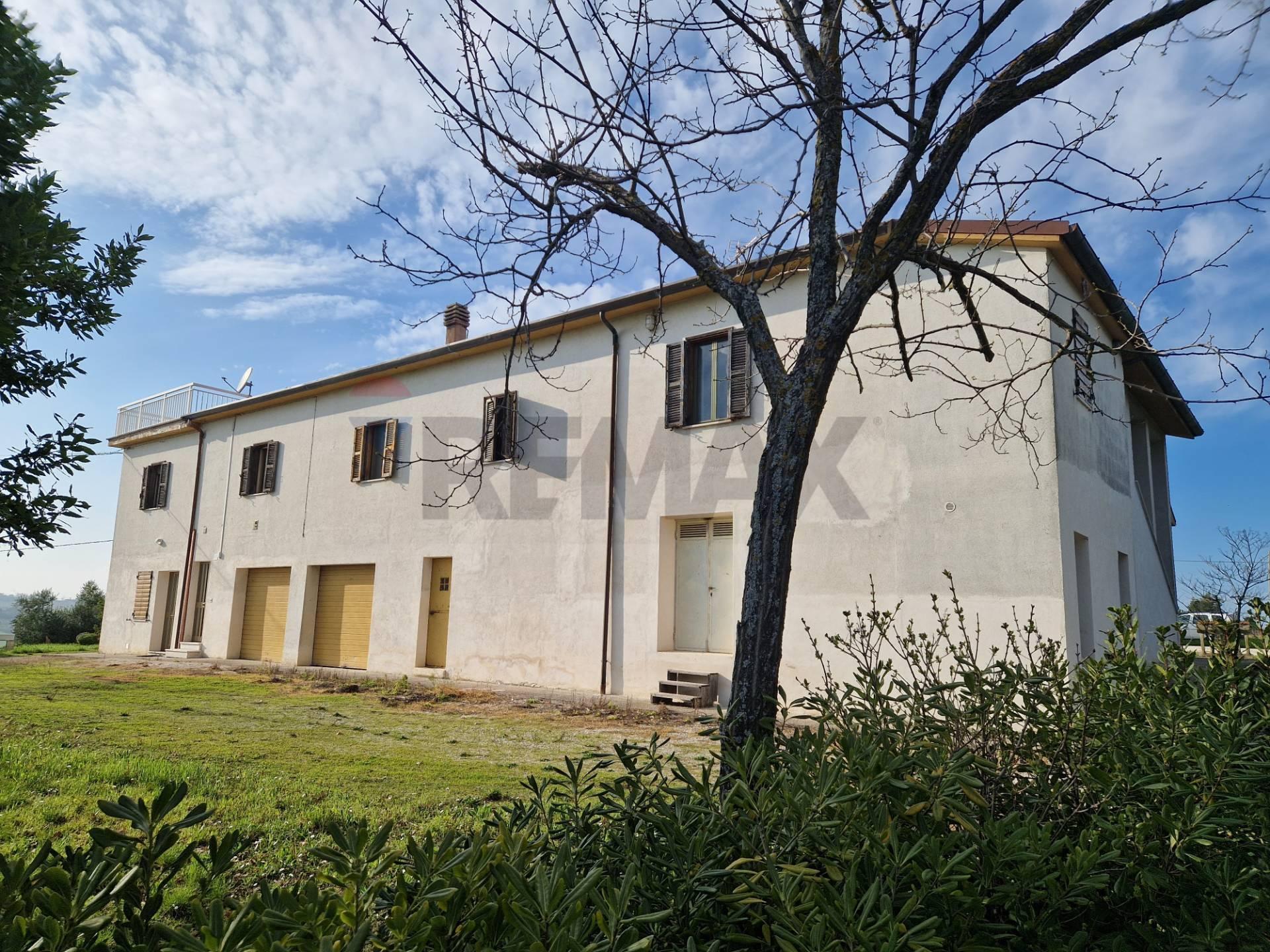 Rustico in Via Fabbrici &amp; Ville 69, Senigallia
