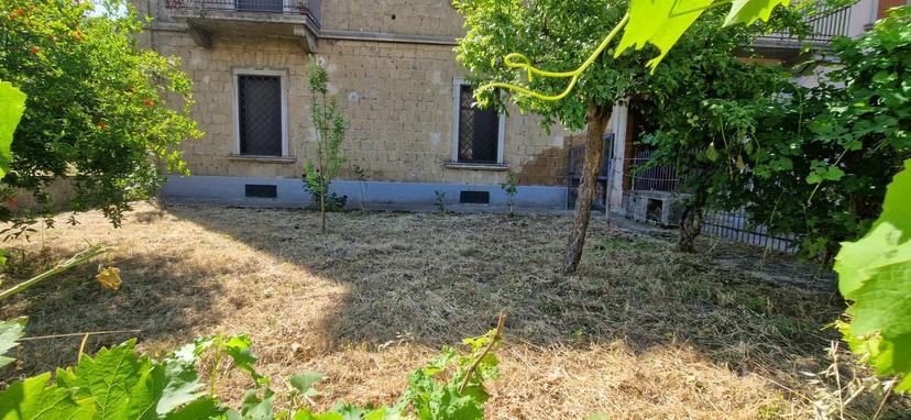 Trilocale in Via Sannitica Snc, Valle di Maddaloni — foto 3 di 5