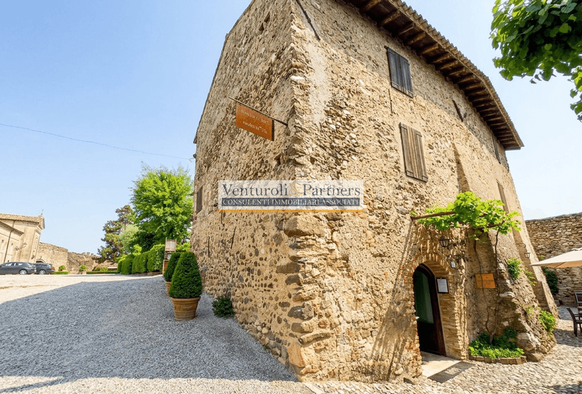 Rustico in Strada Sale, Monzambano — foto 3 di 5