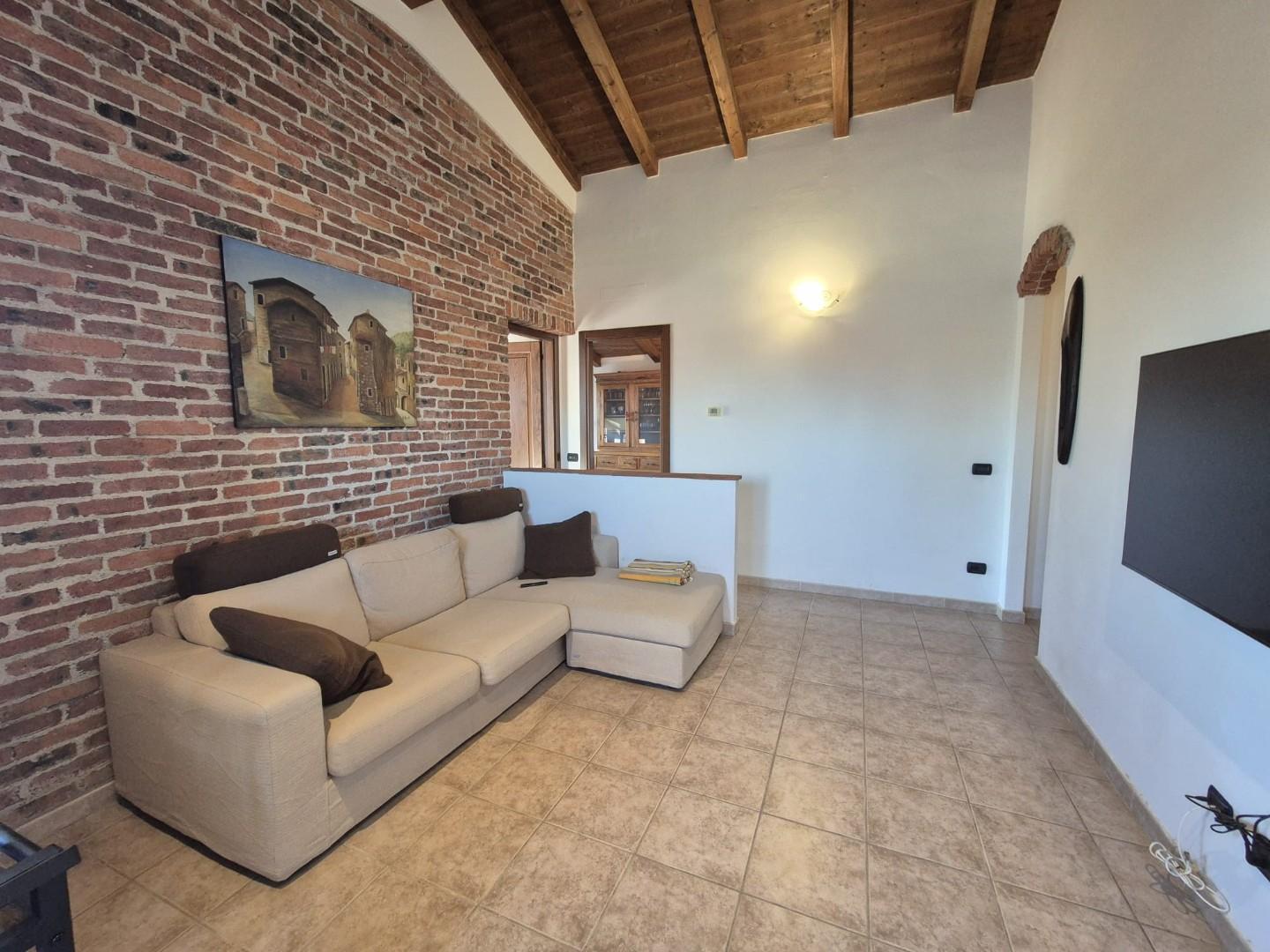 Villa a schiera, Castelnuovo Magra