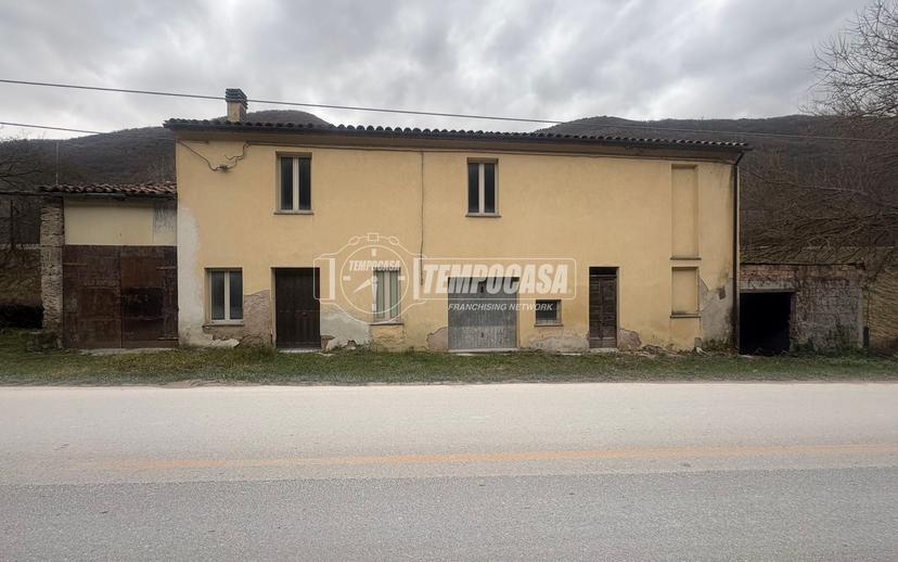 Casa indipendente in Borgo Tufico 81, Fabriano — foto 4 di 5