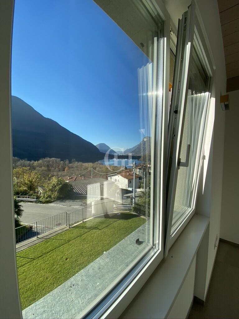 Villa unifamiliare in Via Bosco Impero, Carlazzo — foto 3 di 5