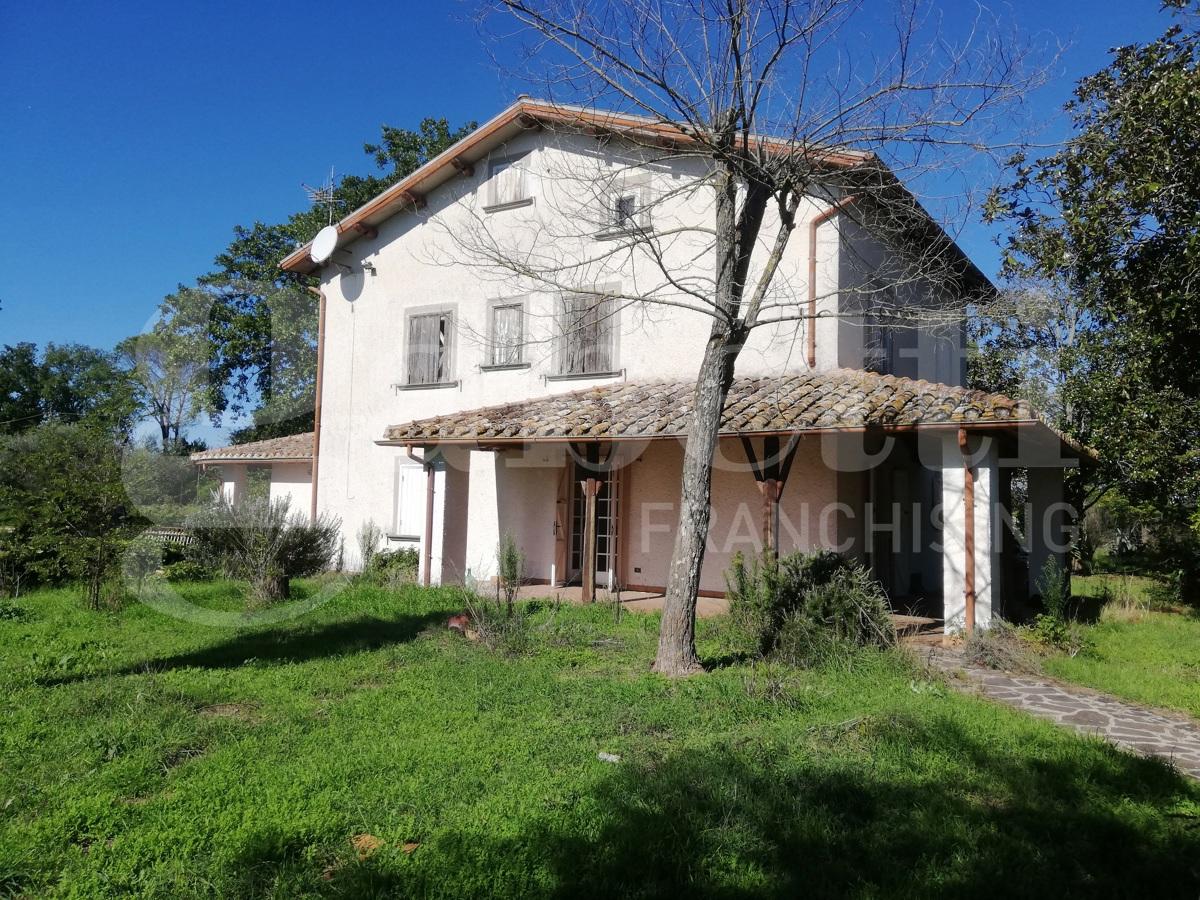 Villa in Strada Vicinale Corteccoli  Snc, Gallese