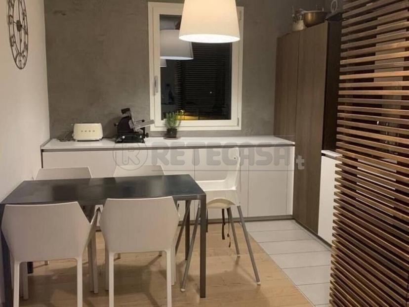 Trilocale in Piazza Umberto I, Nembro — foto 2 di 5