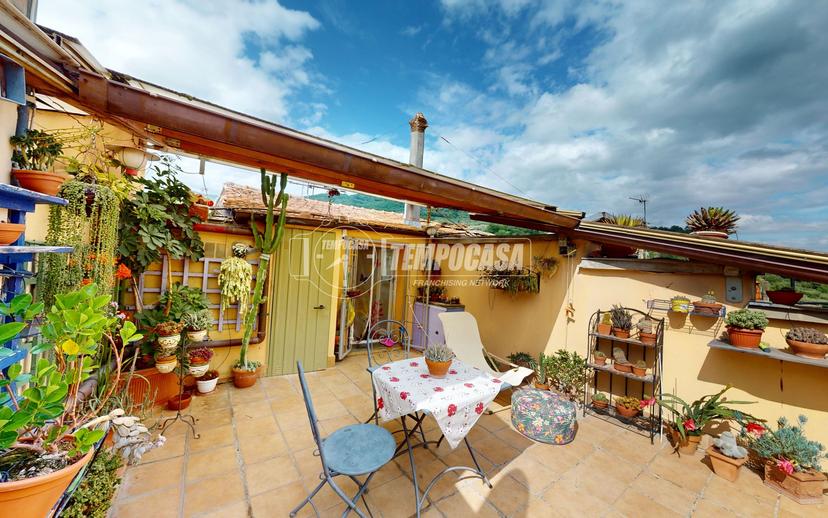 Casa indipendente in Via Umberto I 14, Ranzo — foto 3 di 5
