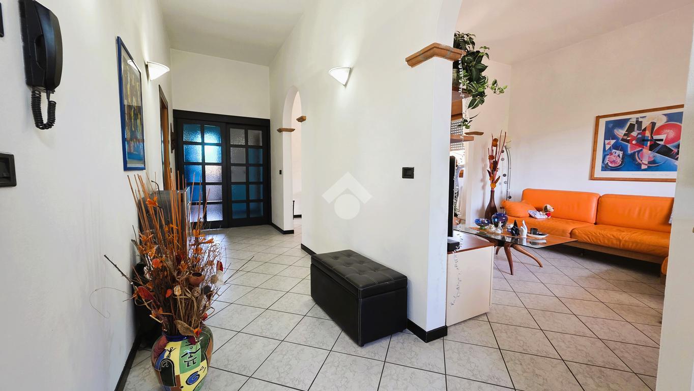 Villa in Via Cisa 95, Borgo Virgilio