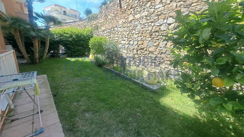 Trilocale in Via Fossati, Cipressa — foto 3 di 5