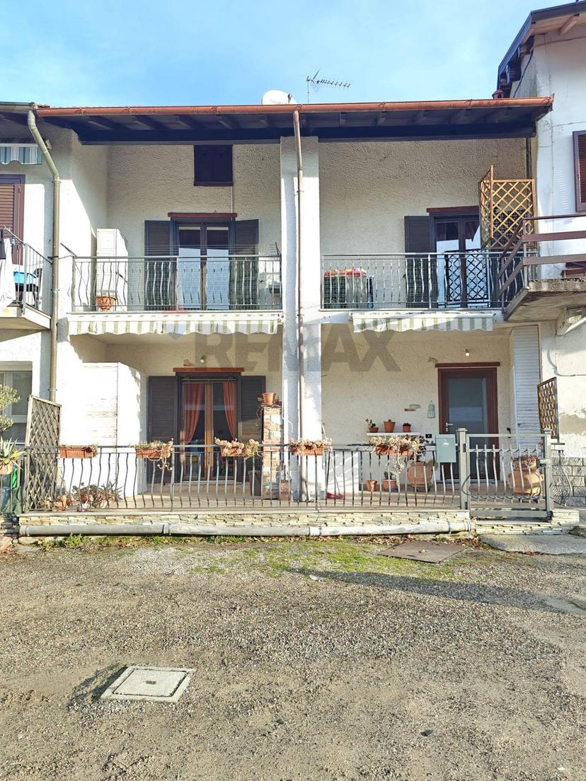 Trilocale in Via Roma 111, Bardello con Malgesso e Bregano
