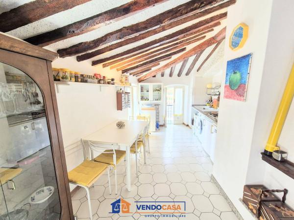 Appartamento in Via Chiesa, Calice Ligure
