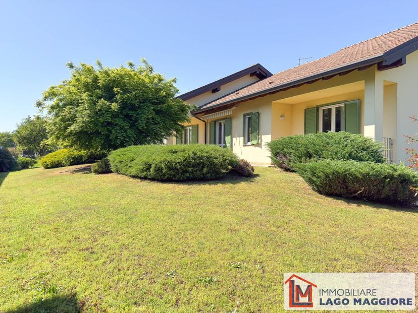 Villa in Via dell'Acquario 14, Angera — foto 2 di 5
