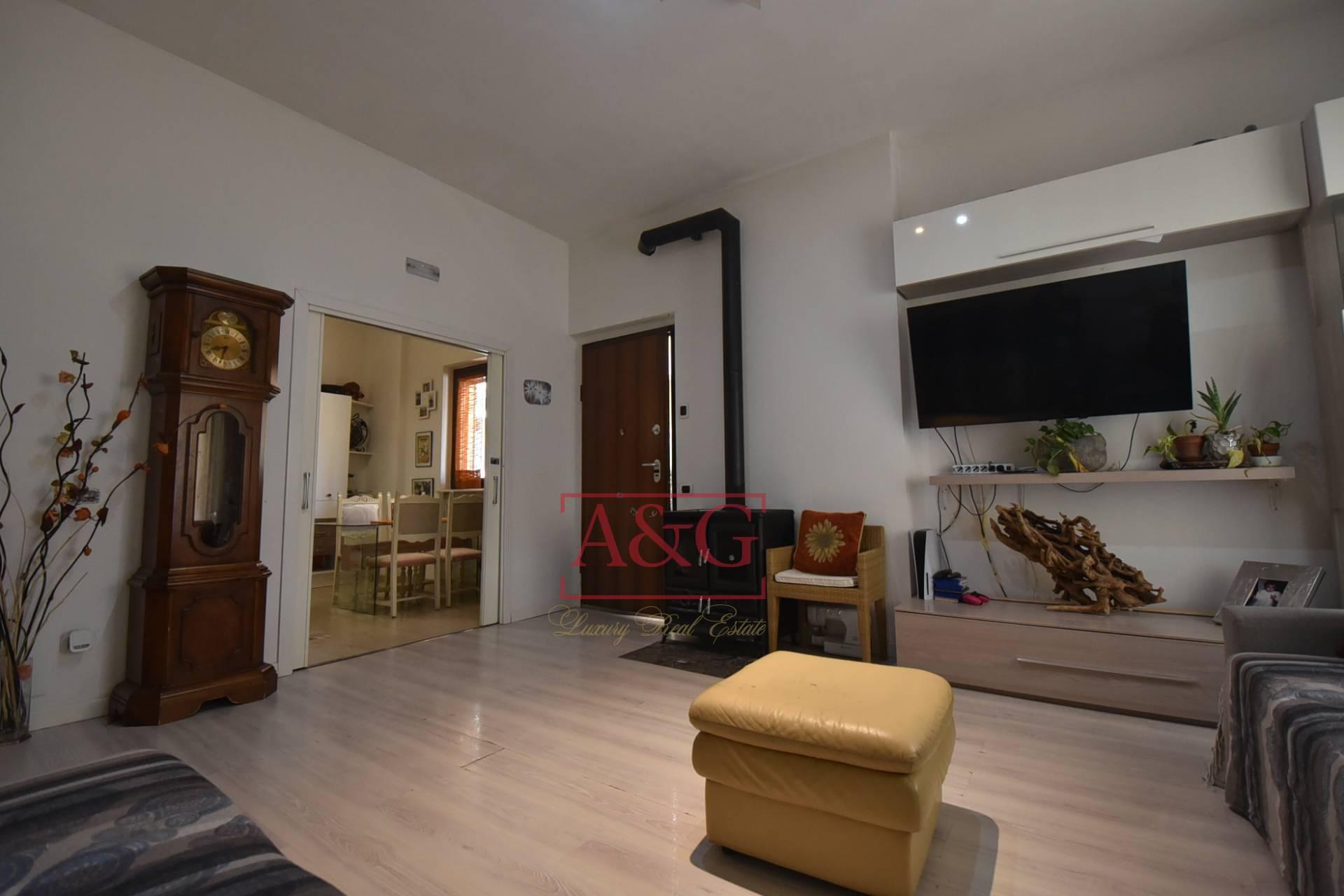 Appartamento in Via Angelo Biondi 2, Amandola