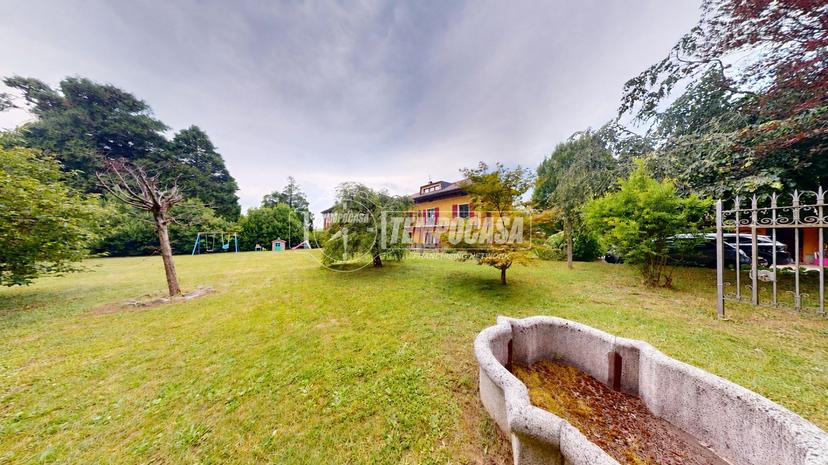 Villa in Via Garibaldi 9, Albiolo — foto 3 di 5