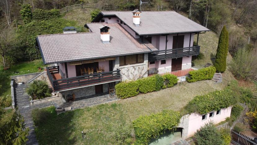 Villa in Via Milano 57, Clusone — foto 2 di 5