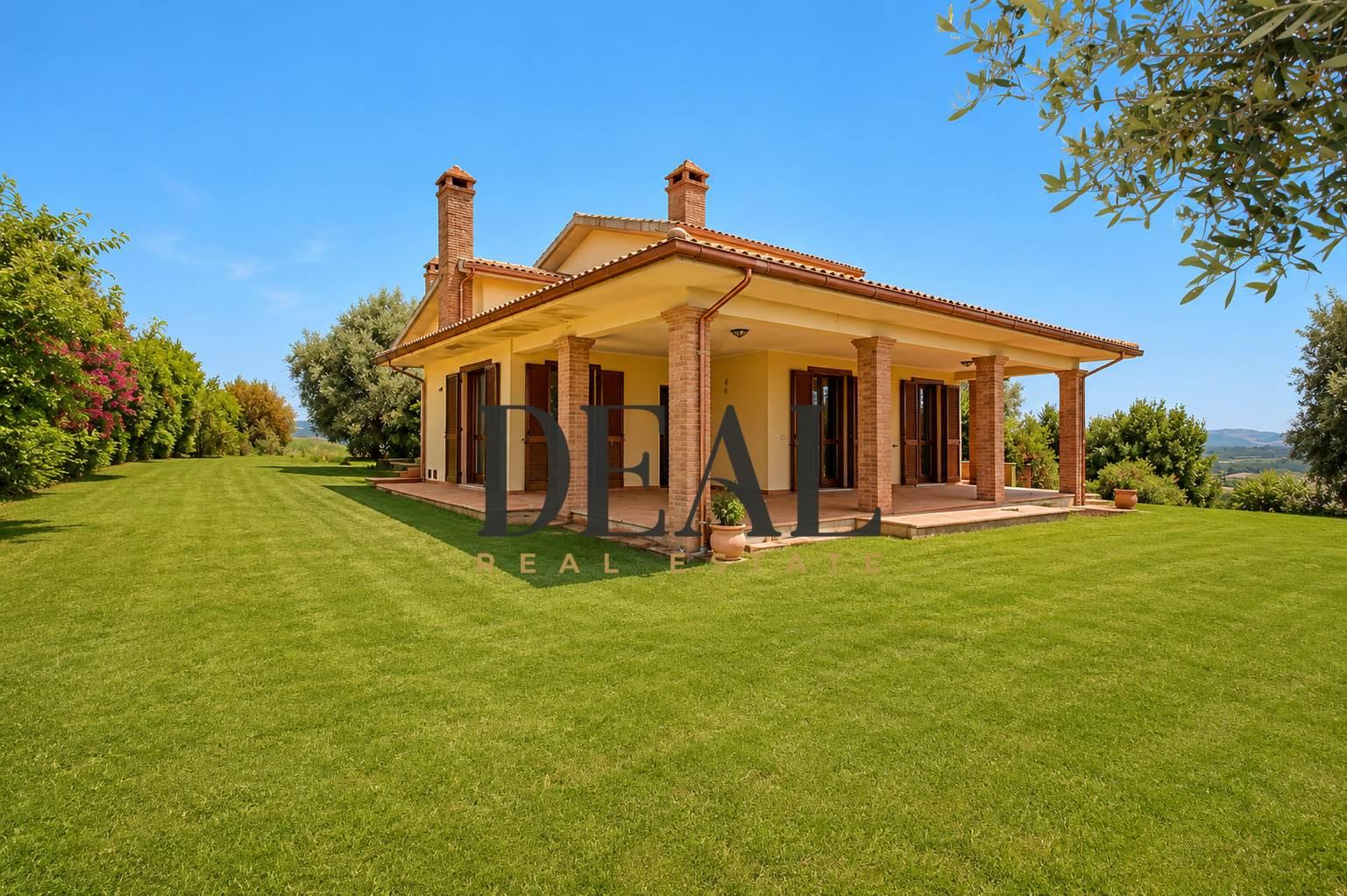 Villa, Magliano in Toscana