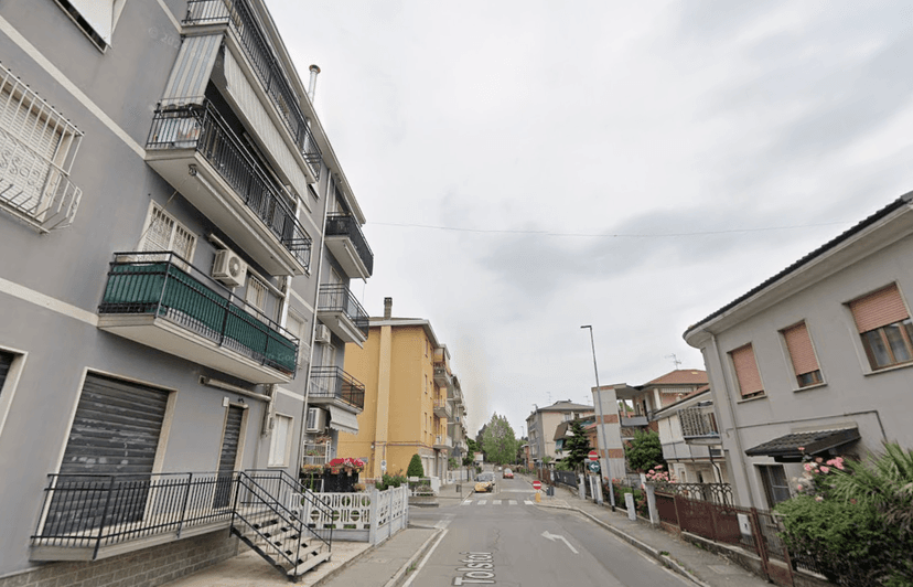 Stanza in appartamento in Via Ciro Menotti, Limbiate — foto 3 di 4